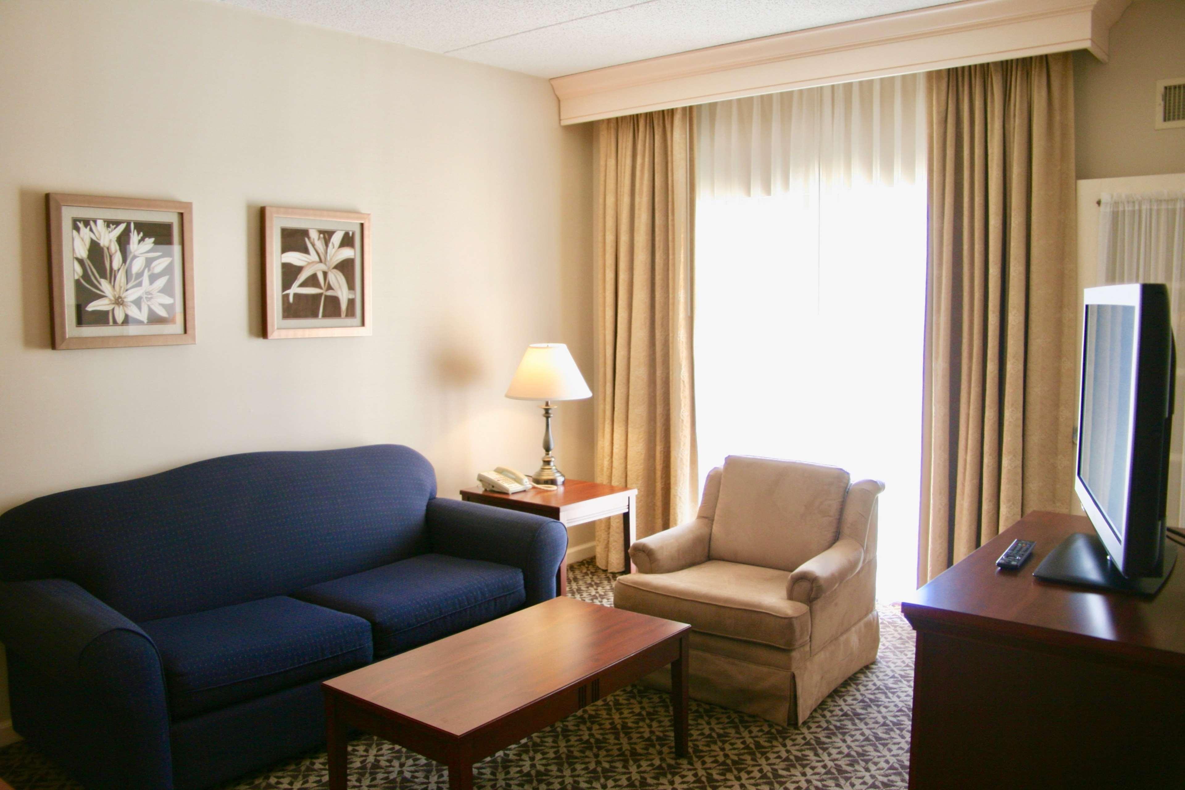Doubletree Suites By Hilton Mount Laurel Exterior foto