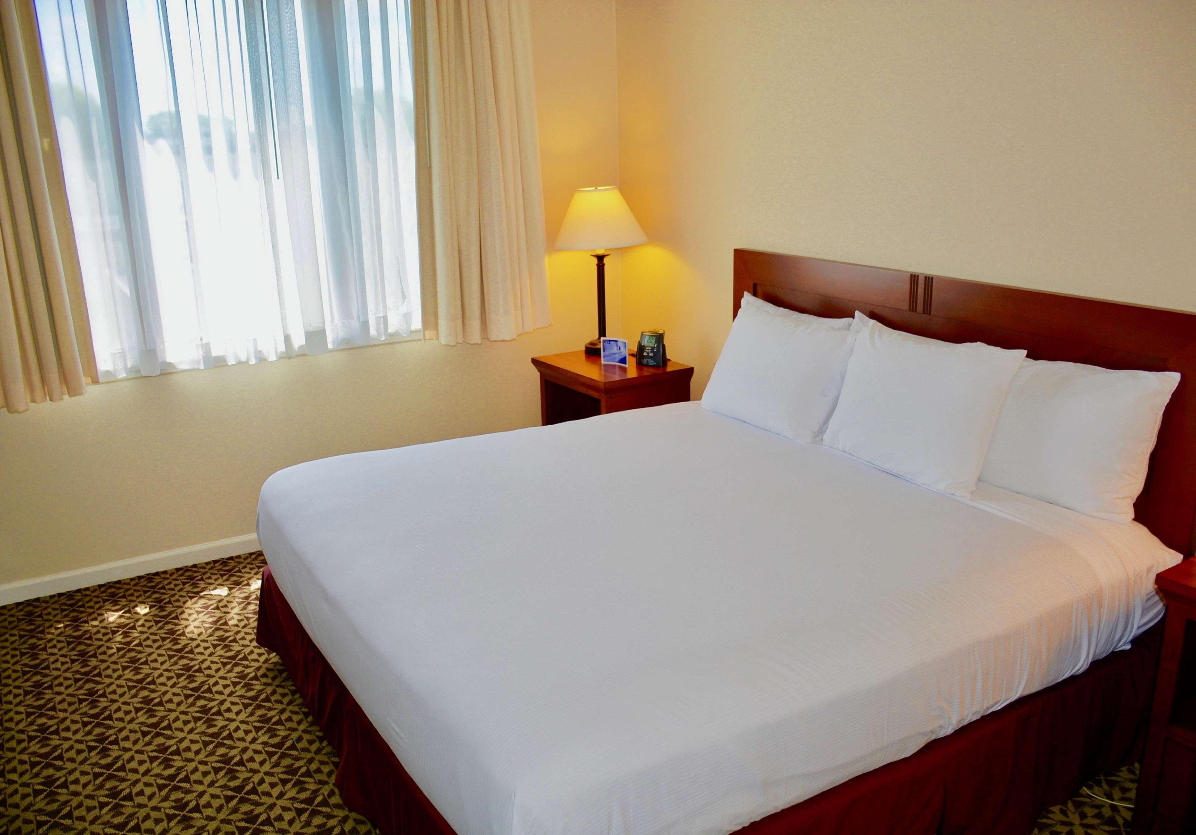 Doubletree Suites By Hilton Mount Laurel Exterior foto