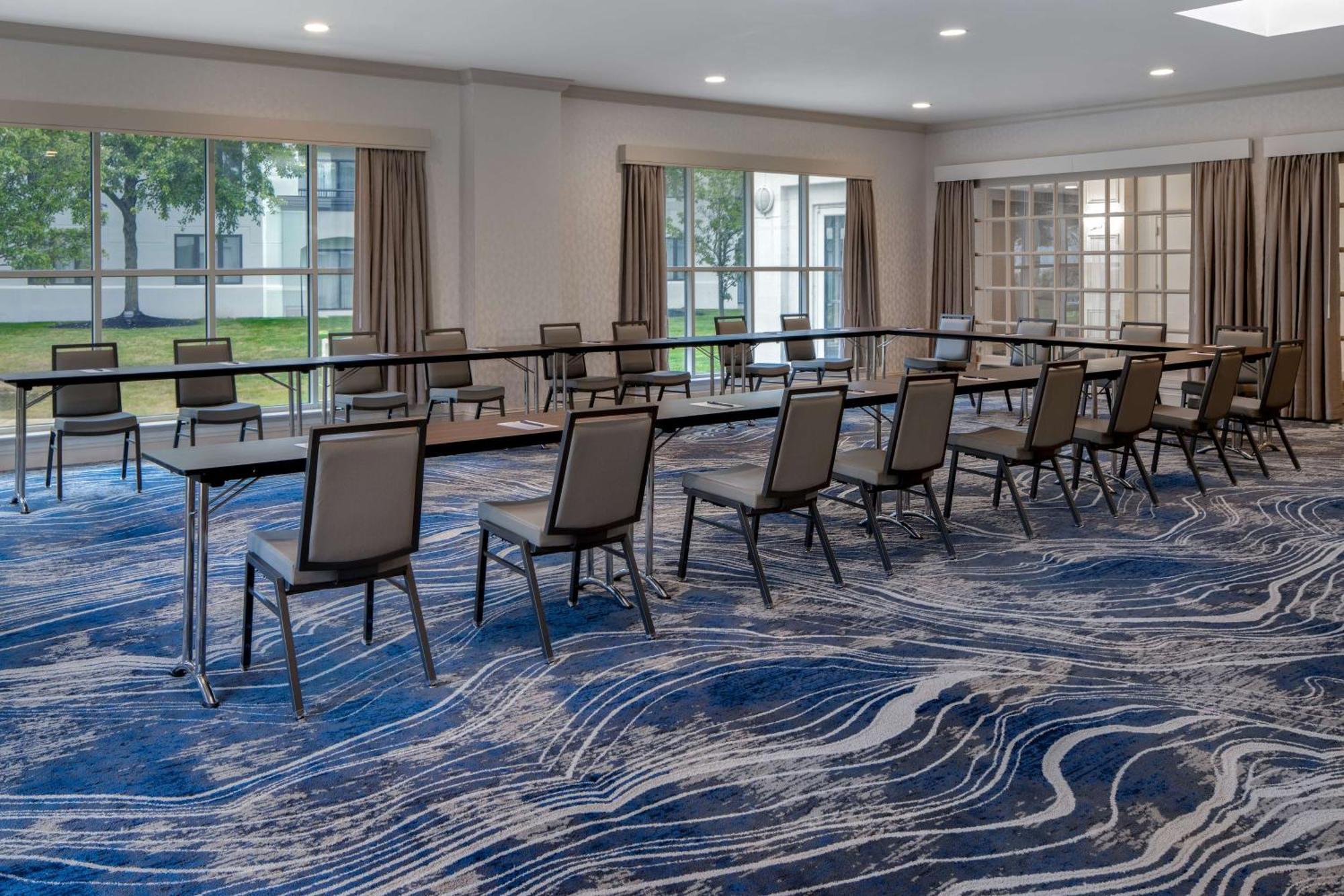 Doubletree Suites By Hilton Mount Laurel Exterior foto