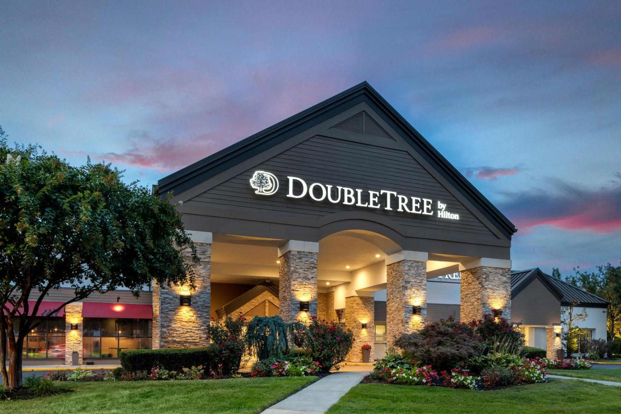 Doubletree Suites By Hilton Mount Laurel Exterior foto