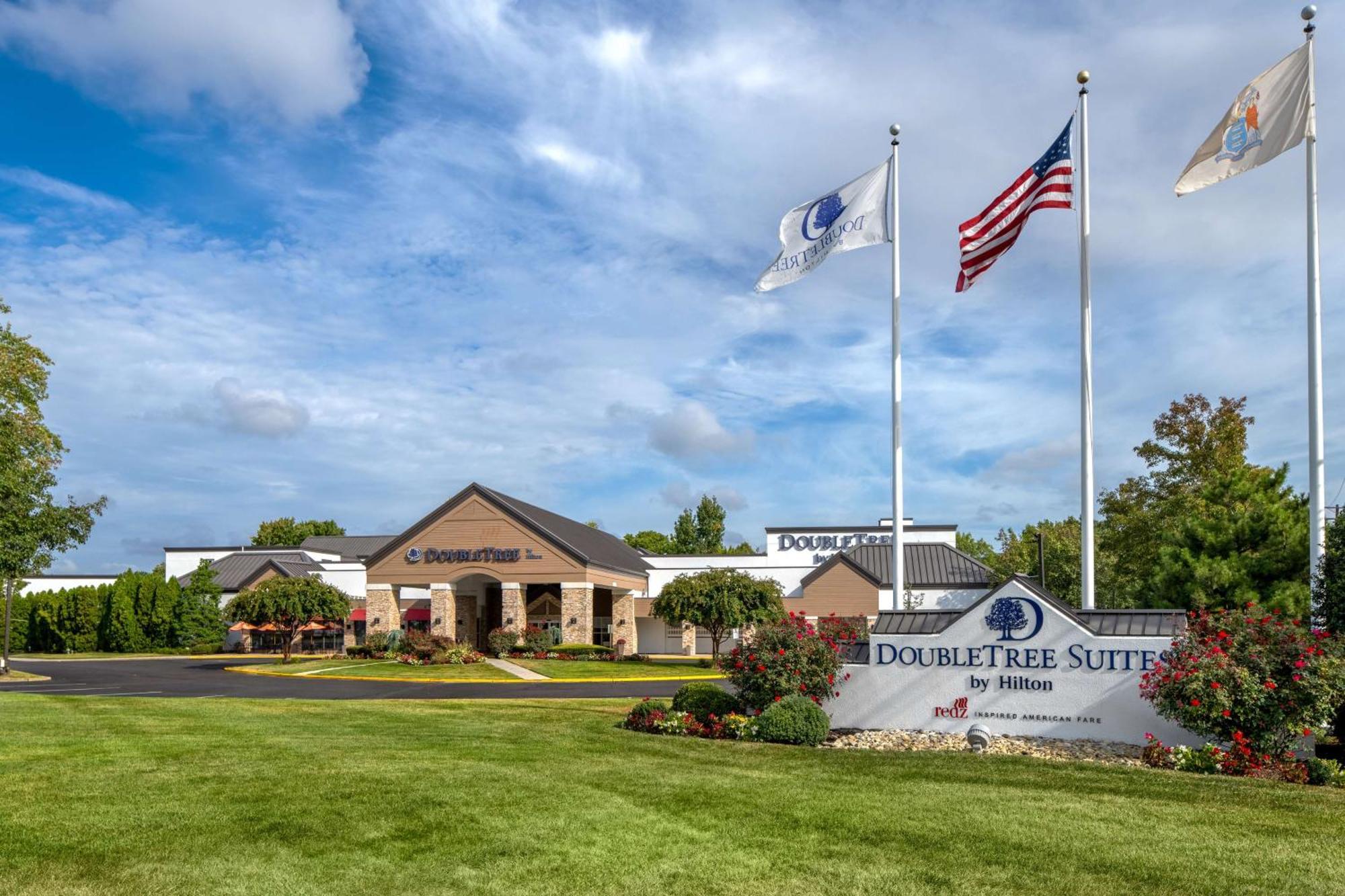 Doubletree Suites By Hilton Mount Laurel Exterior foto