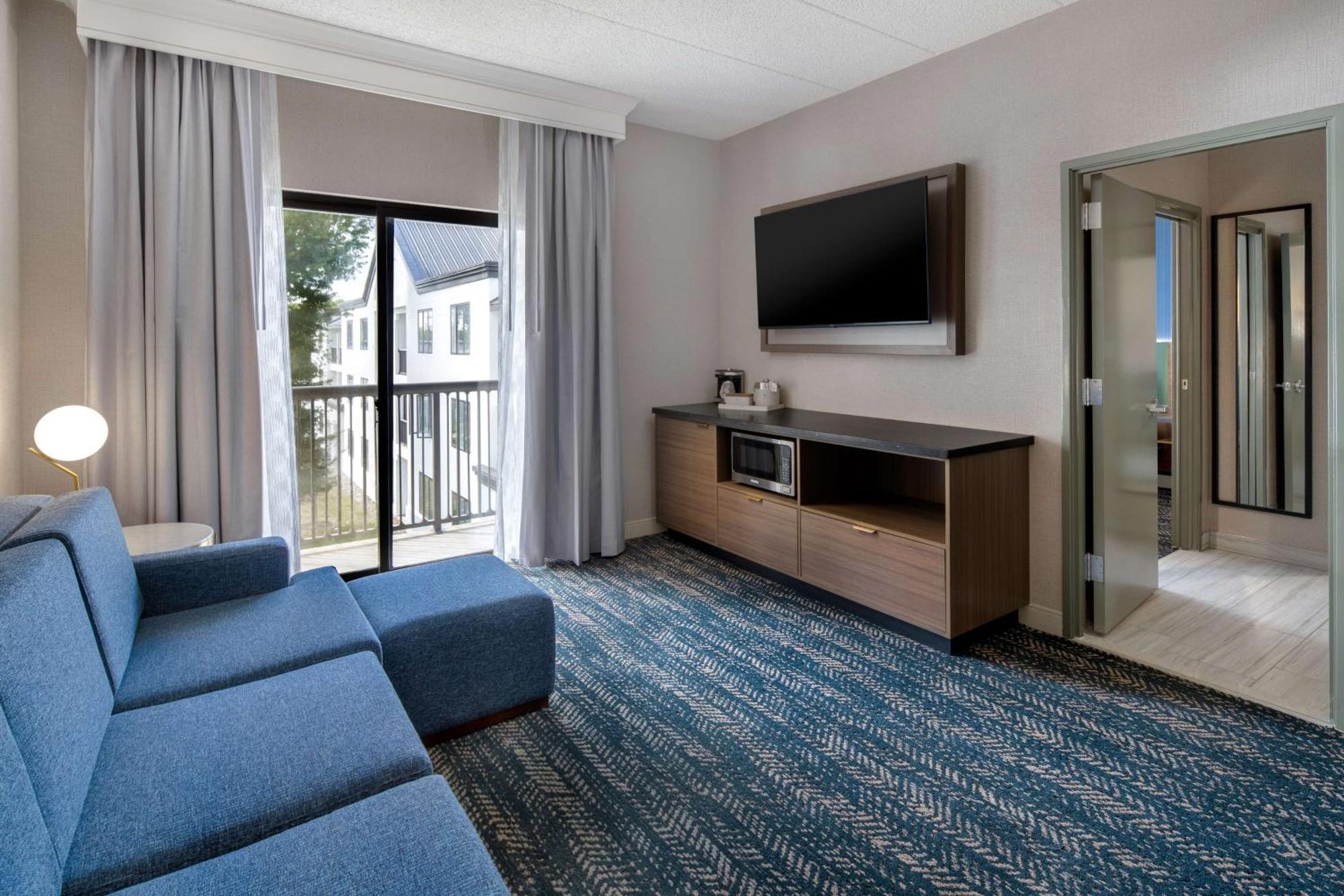 Doubletree Suites By Hilton Mount Laurel Exterior foto